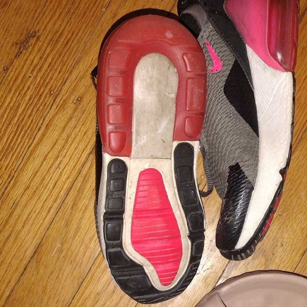 Nike Girls Black and Pink Sneakers - Picture 5 of 6